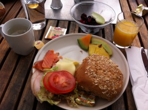 hotellfrukost